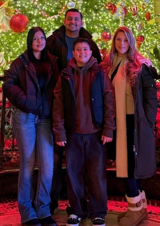 Chasity Valenzuela and husband, Carlos and two children, Isabbel and Anthony in snow